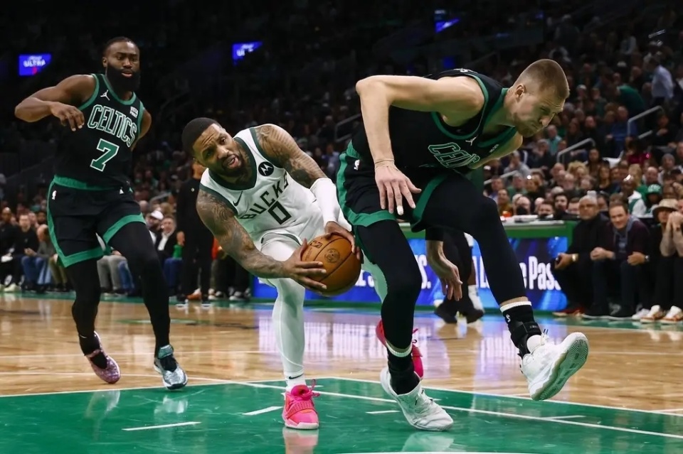 关于逆转之夜！雄鹿最后时刻连续得分取胜，参加产品.的信息九游体育游戏 最新版