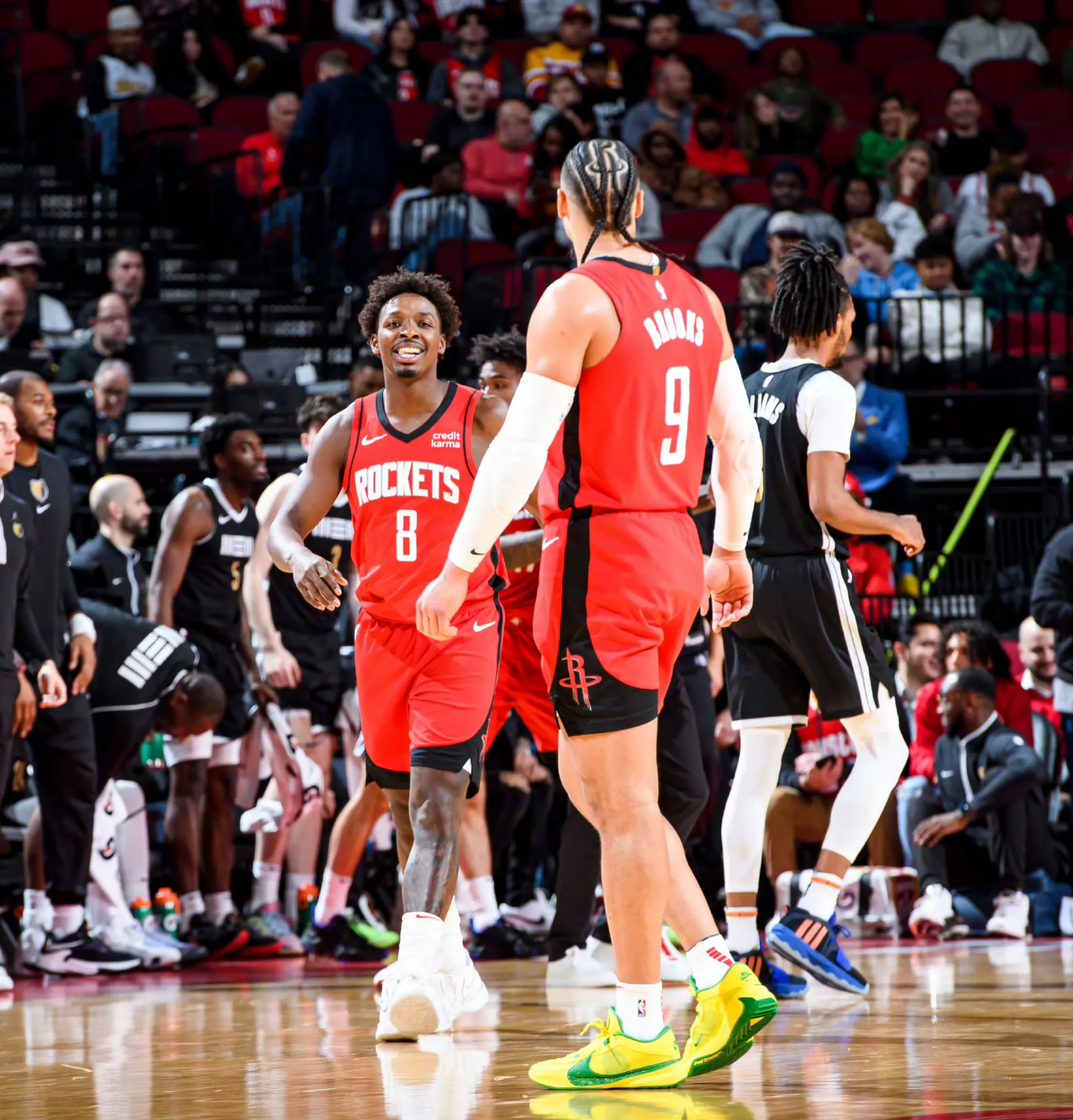 休斯敦火箭训练开放日，关键时刻篮板制胜引欢呼，NBA常规赛在即，数据趋势出现新变化的简单介绍